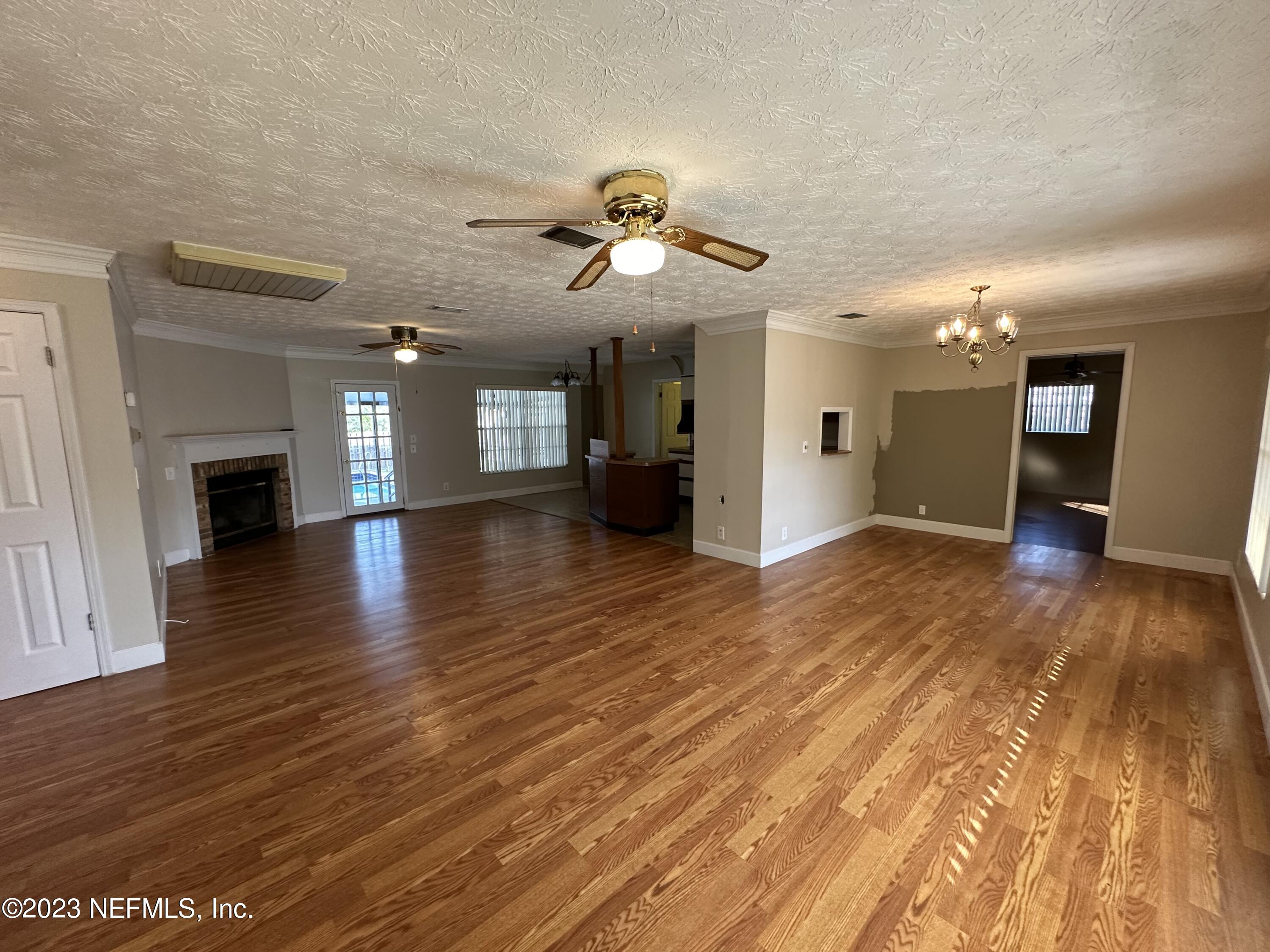 327 Neptune Road Orange Park, FL 32073 - Photo 9 of 17 IMG_0766