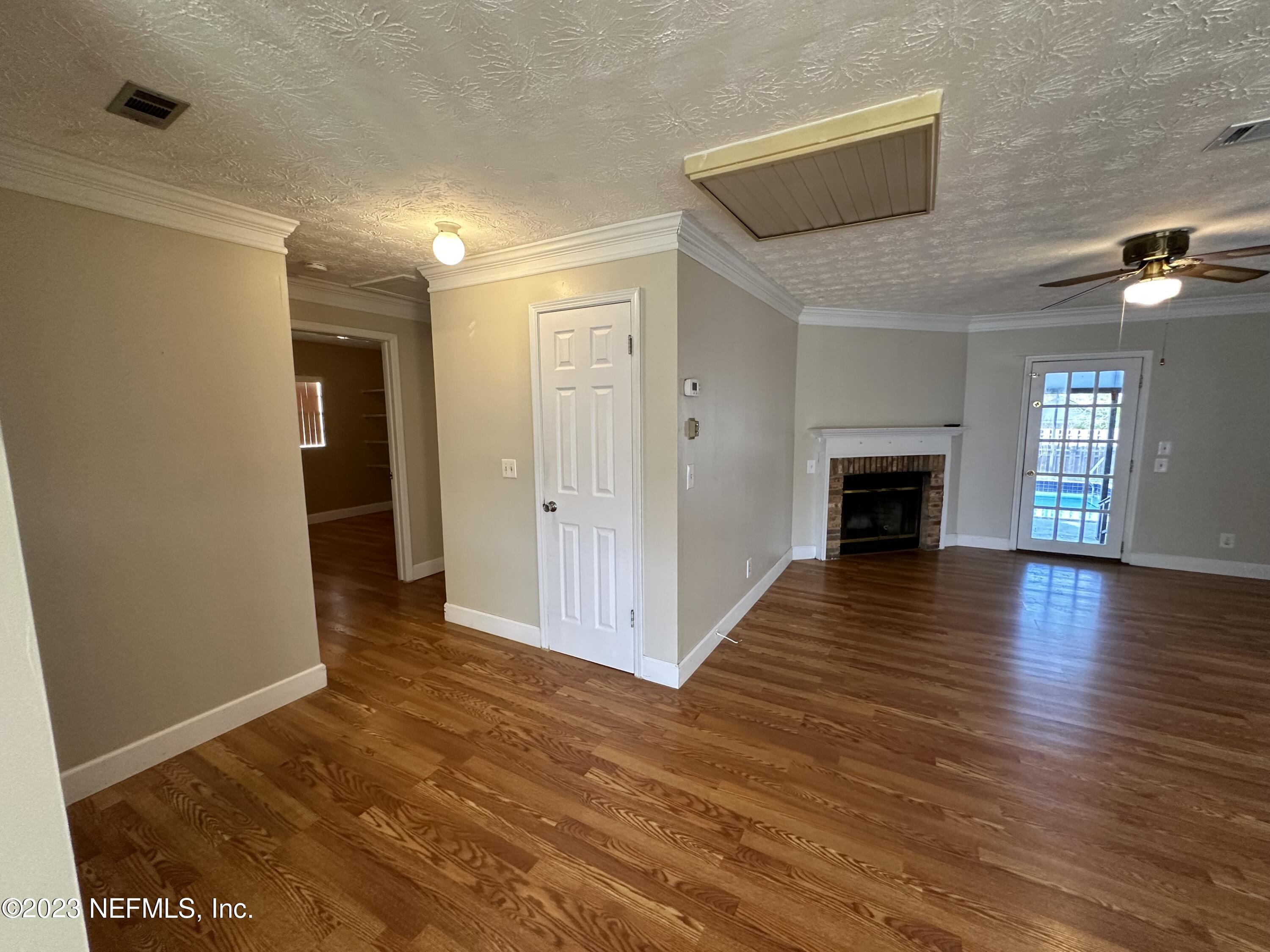 327 Neptune Road Orange Park, FL 32073 - Photo 10 of 17 IMG_0767
