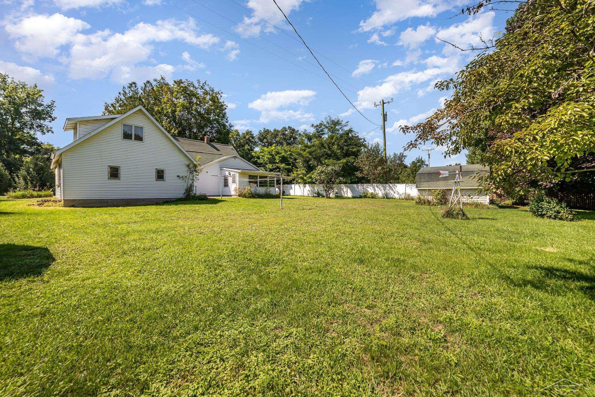 2819 Washburn Road Vassar, MI 48768 - Photo 7 of 28 50120901-6.JPG