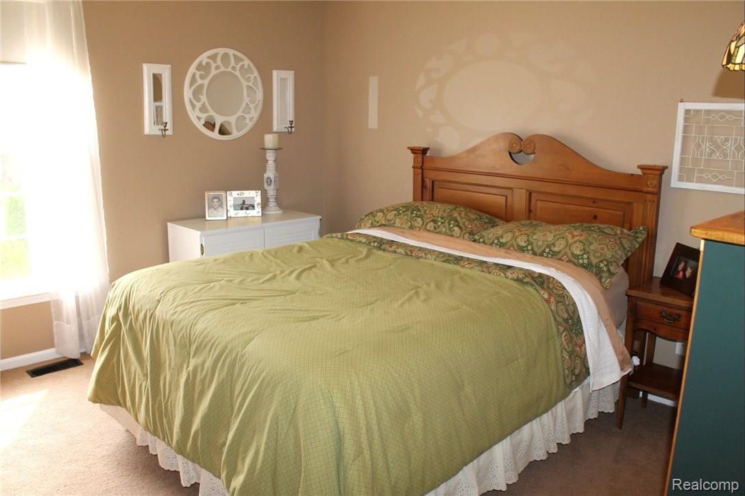 49577 Potomac Road Canton, MI 48188 - Photo 26 of 47 IMG_7531.JPG