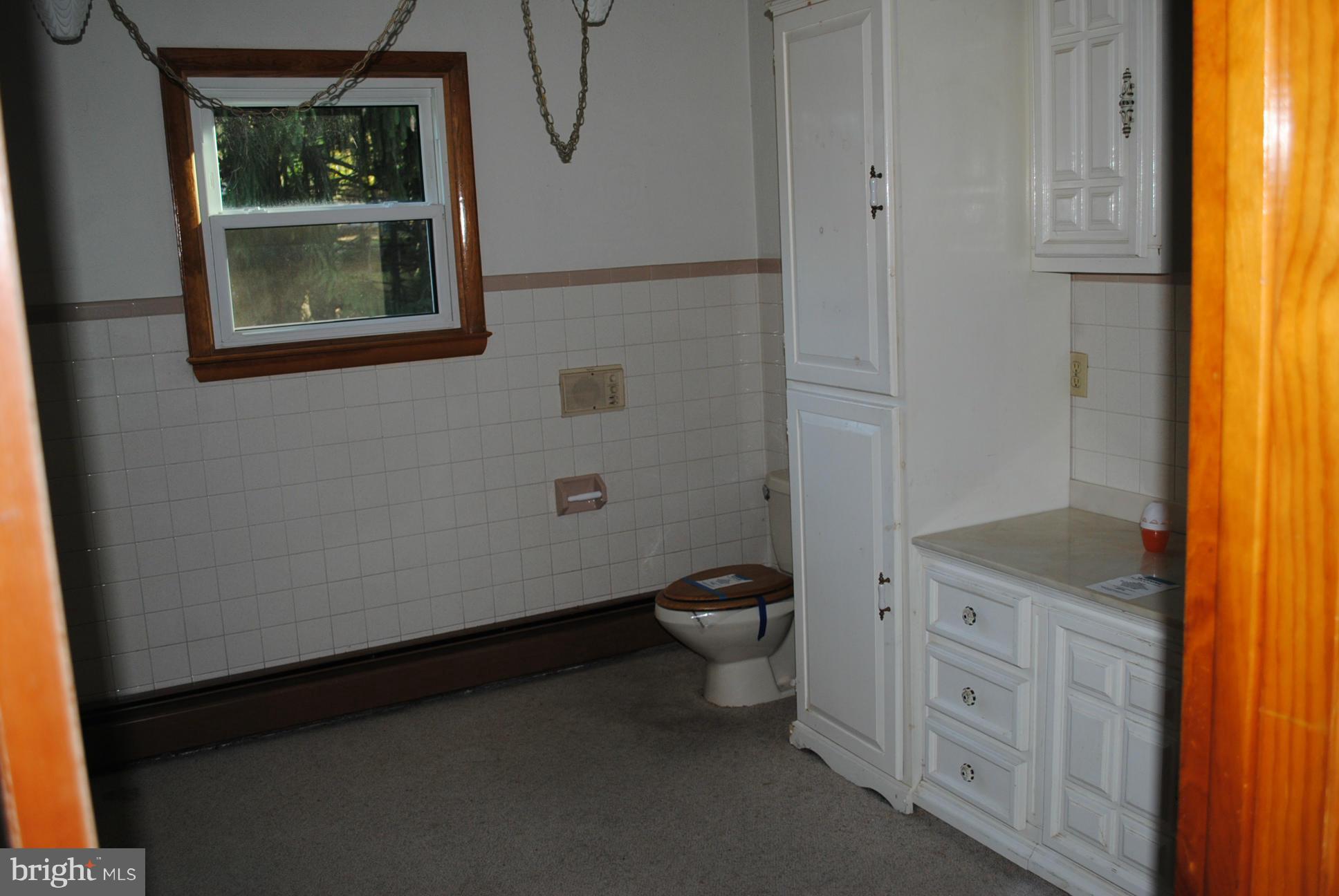 2252 Old Washington Road Westminster, MD 21157 - Photo 13 of 19 Bath