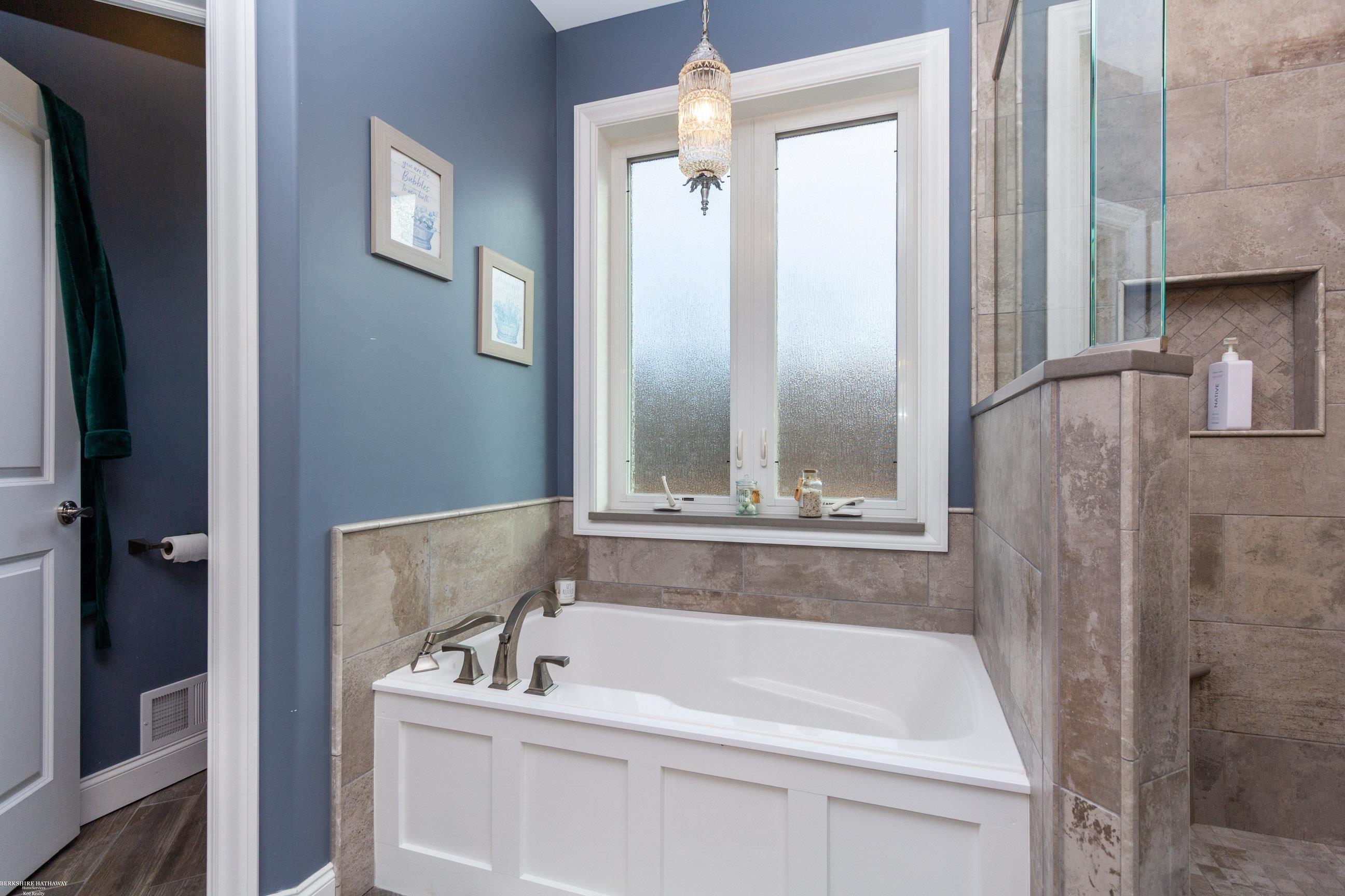 5075 Howe Road Grand Blanc, MI 48439 - Photo 25 of 65 50168656-ecc285cb-e961-4e8f-90e3-ac162be13f52.JPG
