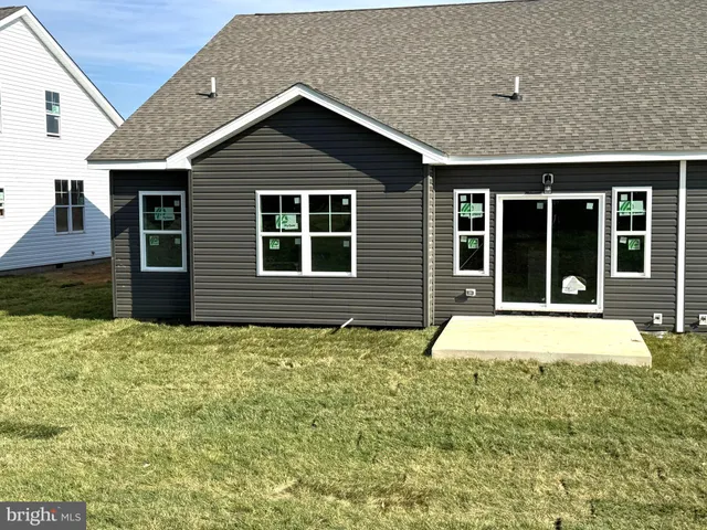 $357,500 | 104 Barrier Reef Drive, Martinsburg, WV 25403