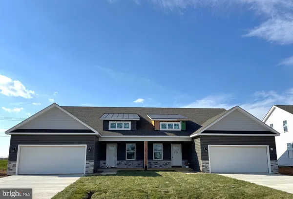 $357,500 | 104 Barrier Reef Drive, Martinsburg, WV 25403