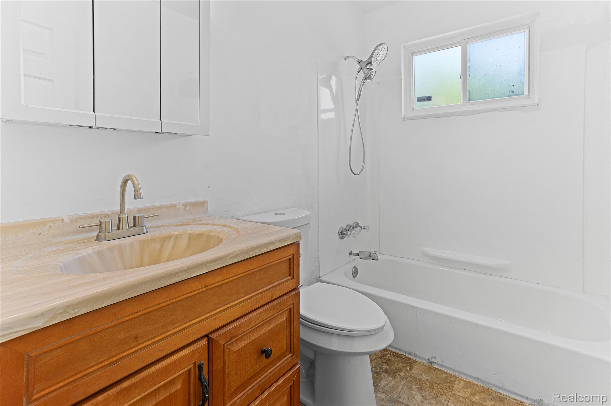 30270 Spring Arbor Drive Inkster, MI 48141 - Photo 21 of 32 IMG_2388.jpg