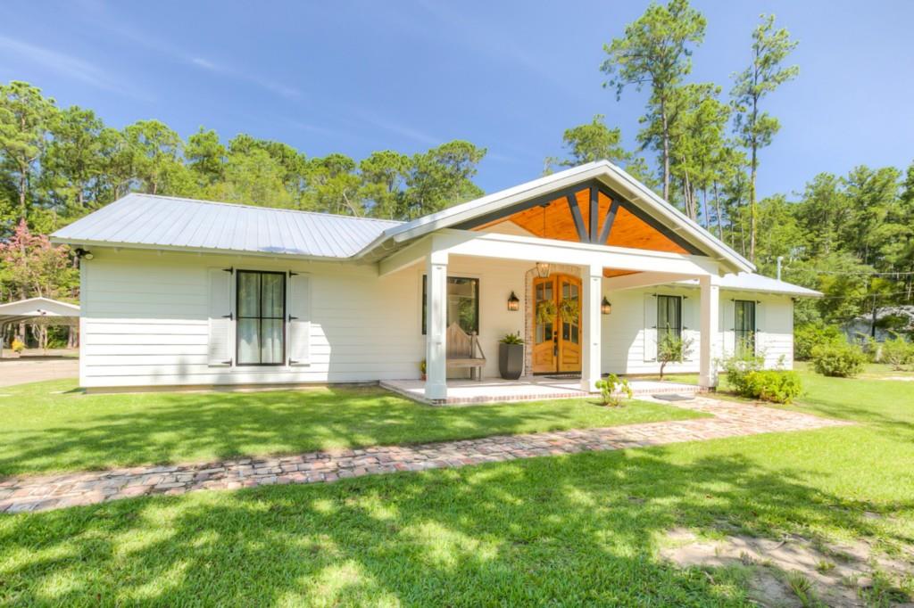 137 Reiher Road Mandeville, LA 70471 - Photo 1 of 25 Gallery Image 1