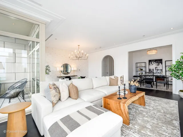 $13,750 | 118 East Erie Street, Unit 31G, Chicago, IL 60611