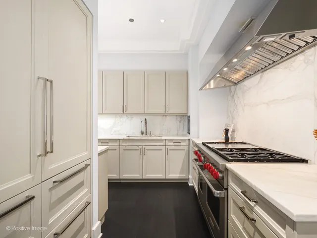 $13,750 | 118 East Erie Street, Unit 31G, Chicago, IL 60611