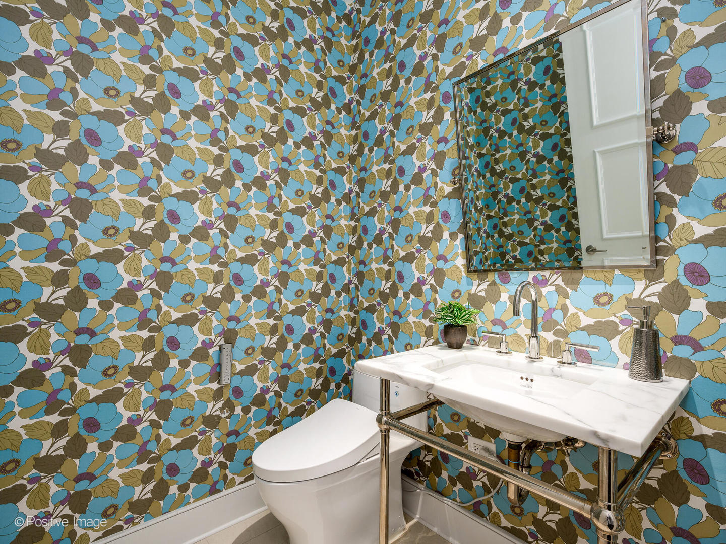 118 East Erie Street, Unit 31G Chicago, IL 60611 - Photo 23 of 54 a bathroom with a sink and a toilet