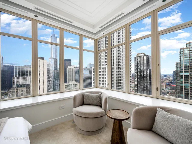 $13,750 | 118 East Erie Street, Unit 31G, Chicago, IL 60611