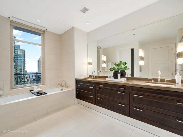 $13,750 | 118 East Erie Street, Unit 31G, Chicago, IL 60611