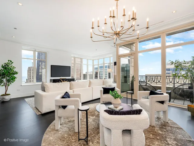 $13,750 | 118 East Erie Street, Unit 31G, Chicago, IL 60611