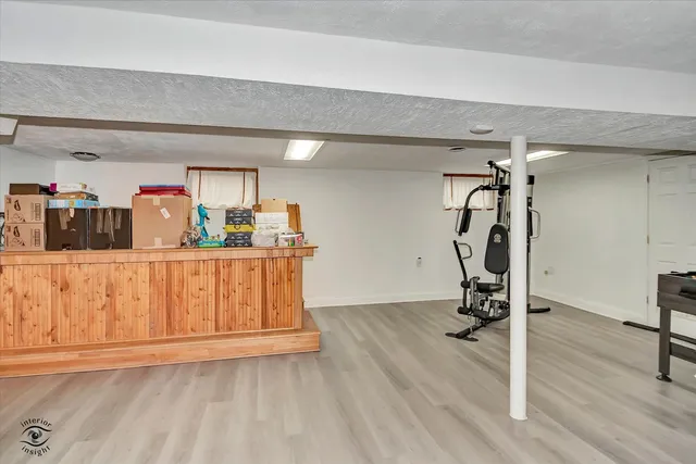 $530,000 | 9521 South Sawyer Avenue, Evergreen Park, IL 60805