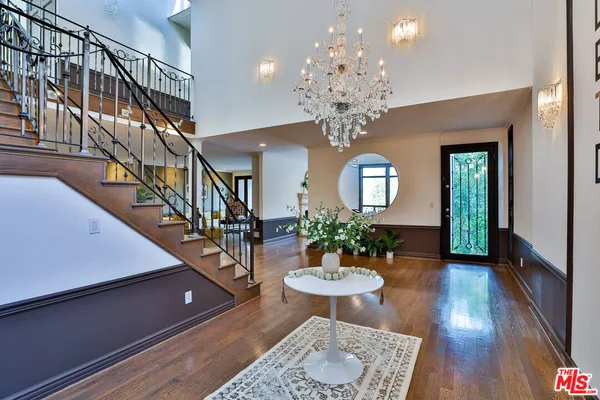 a view of livingroom with furniture and wooden floor