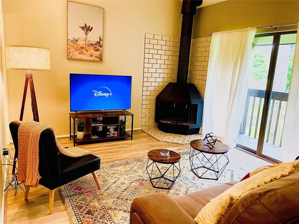 $1,400 | 12900 Walden Road, Unit 1010J, Montgomery, TX 77356