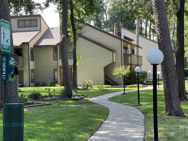 $1,400 | 12900 Walden Road, Unit 1010J, Montgomery, TX 77356