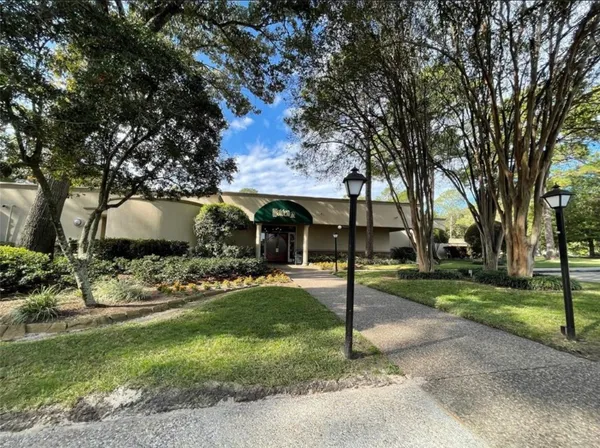 $1,400 | 12900 Walden Road, Unit 1010J, Montgomery, TX 77356