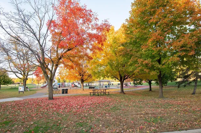 $425,000 | 14145 36th Avenue North, Plymouth, MN 55447