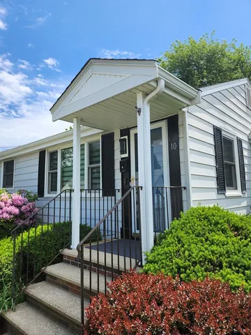 $3,300 | 10 Violet Road, Peabody, MA 01960