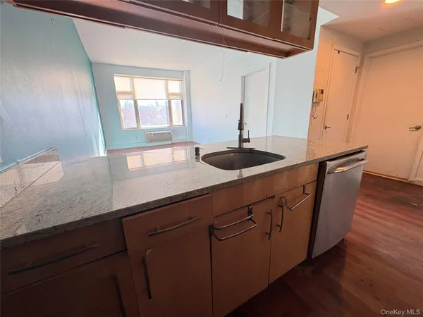 $433,000 | 161 East 110th Street, Unit 6H | East Harlem