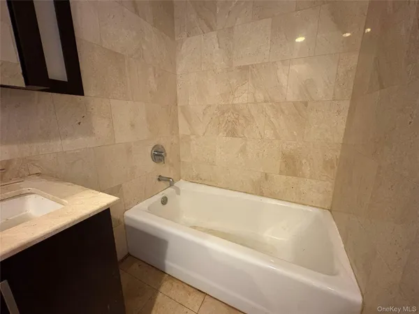 $433,000 | 161 East 110th Street, Unit 6H | East Harlem