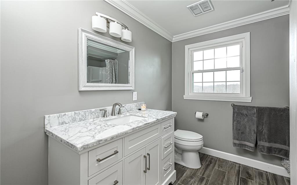 27 Kaufman Road Gibsonia, PA 15044 - Photo 35 of 41 2nd Full Bath on Upper Level