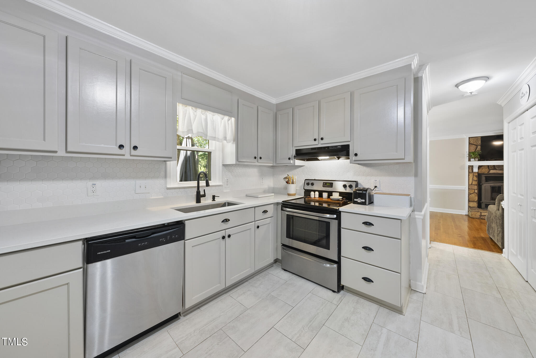 100 Brandywine Drive Raleigh, NC 27607 - Photo 9 of 27 DSC05388