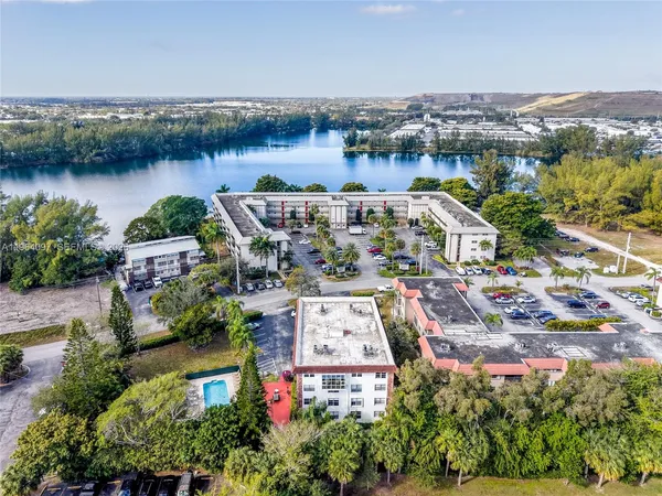 $380,000 | 3910 Crystal Lake Drive, Unit 401, Deerfield Beach, FL 33064