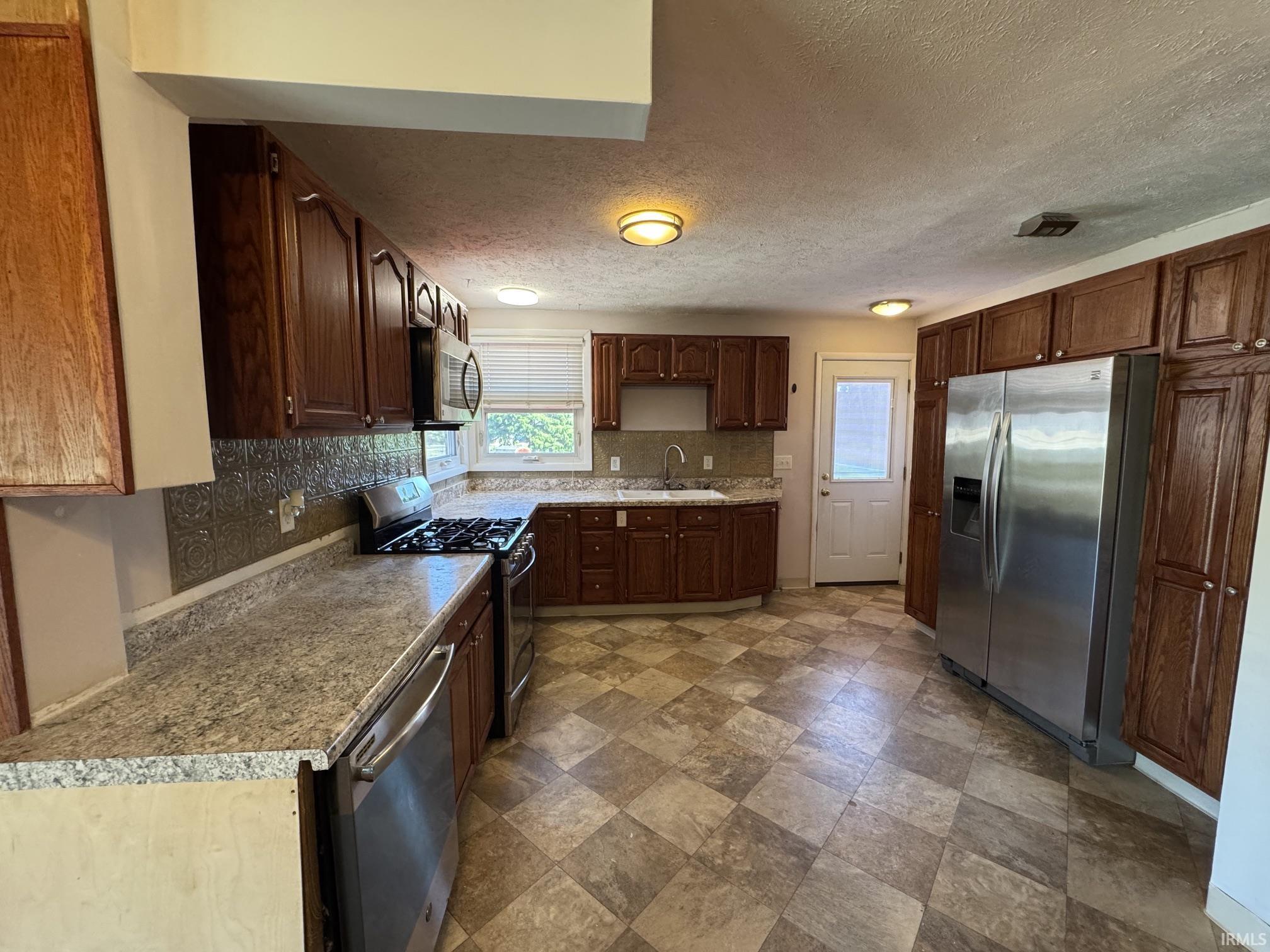 512 East 8th Street Rochester, IN 46975 - Photo 5 of 15