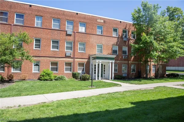 $84,900 | 13833 Cedar Road, Unit 205B, South Euclid, OH 44118