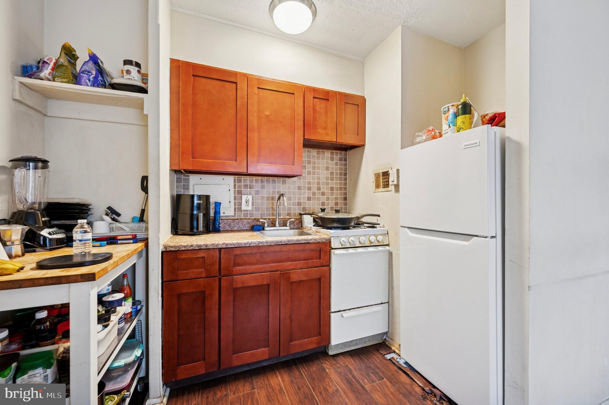 2101 Chestnut Street, Unit 502 Philadelphia, PA 19103 - Photo 2 of 17