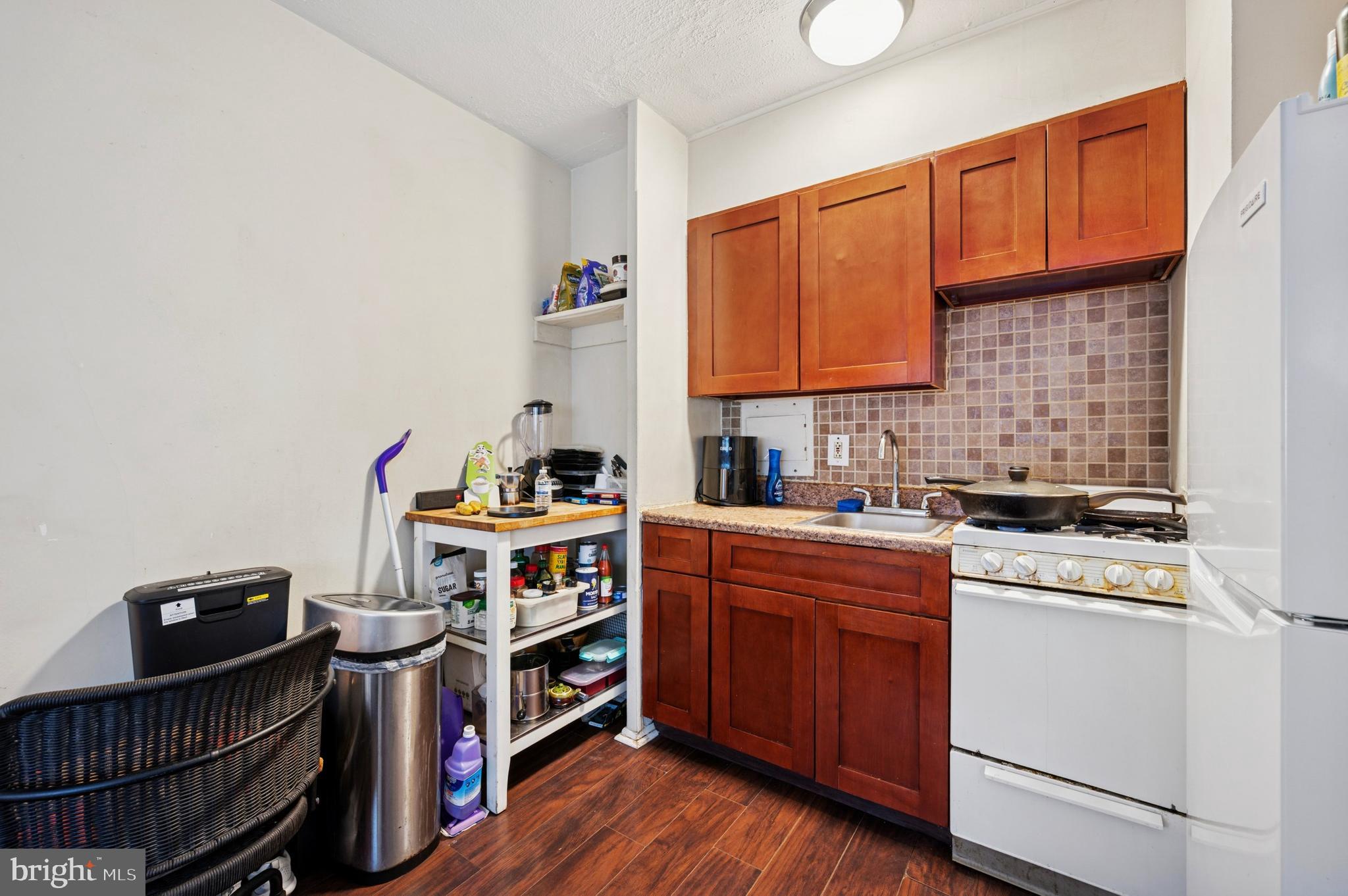 2101 Chestnut Street, Unit 502 Philadelphia, PA 19103 - Photo 3 of 17