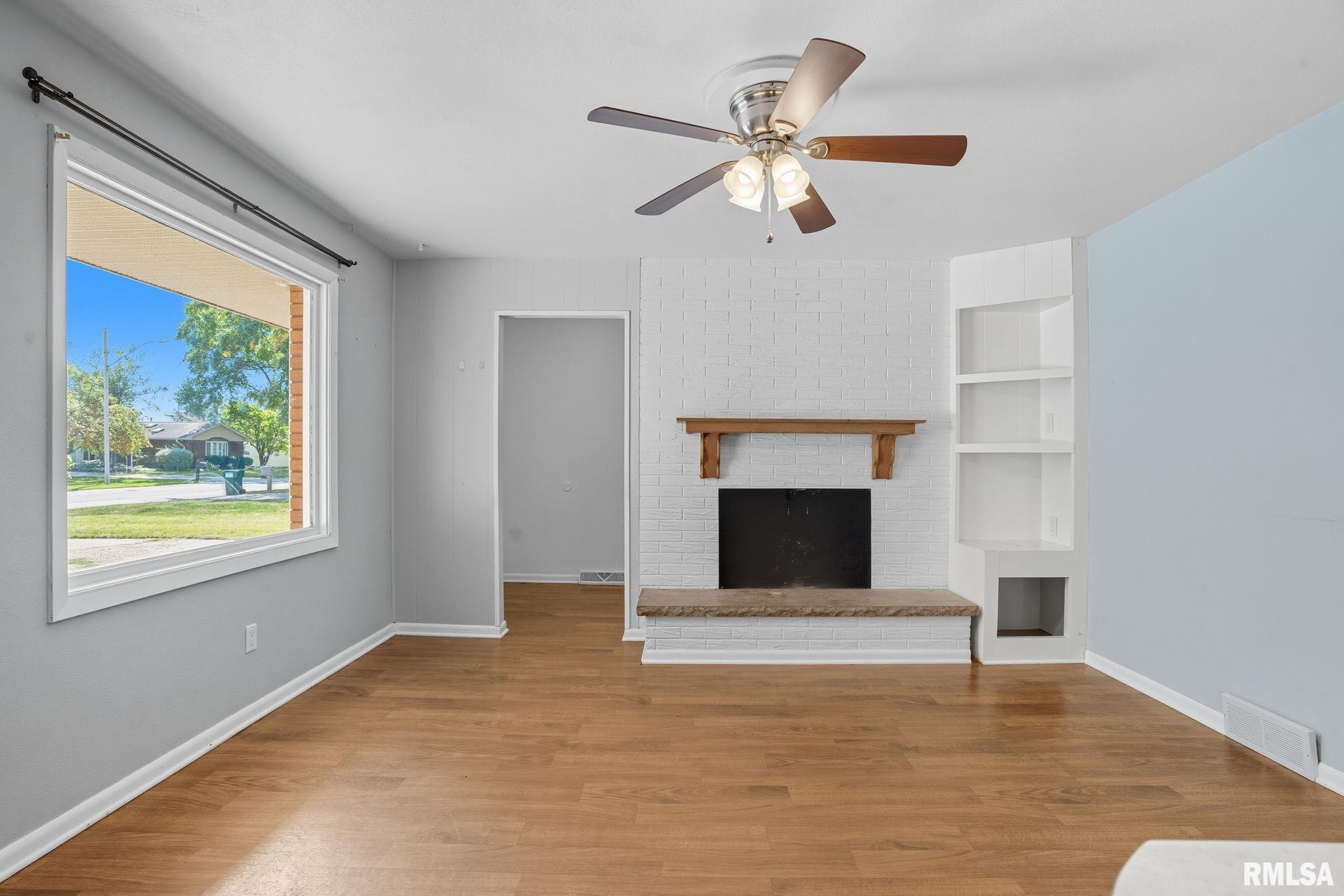 109 North 3rd Street Colona, IL 61241 - Photo 4 of 33