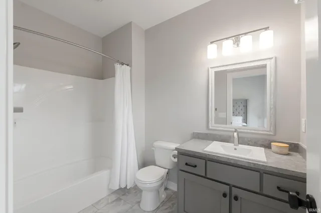 $729,900 | 18015 Tullymore Lane, Leo, IN 46765