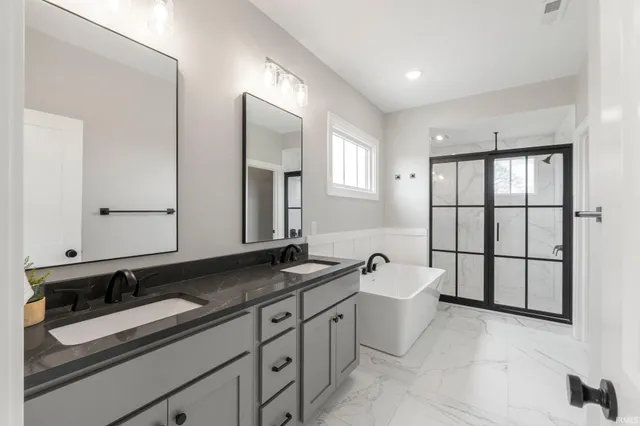 $729,900 | 18015 Tullymore Lane, Leo, IN 46765