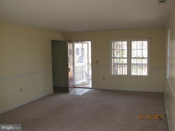 10506 King Road King George, VA 22485 - Photo 2 of 16 Family Room