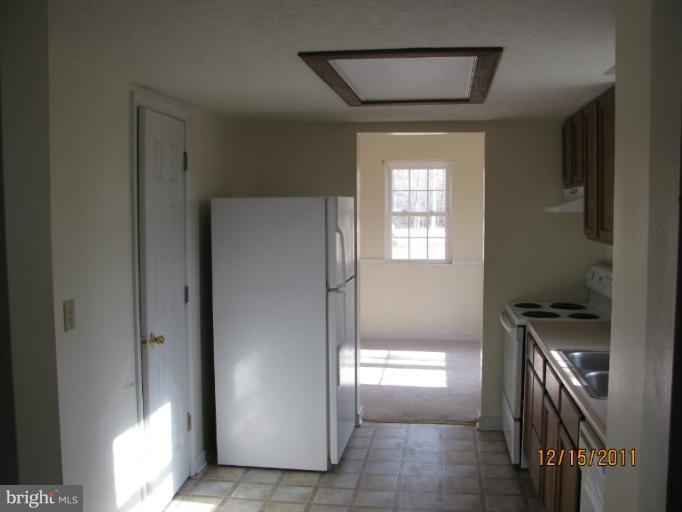 10506 King Road King George, VA 22485 - Photo 13 of 16 Kitchen