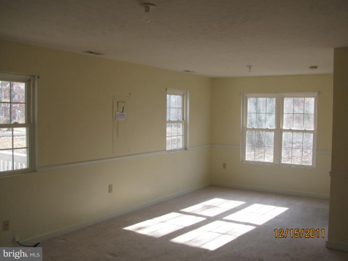 10506 King Road King George, VA 22485 - Photo 5 of 16 Family Room