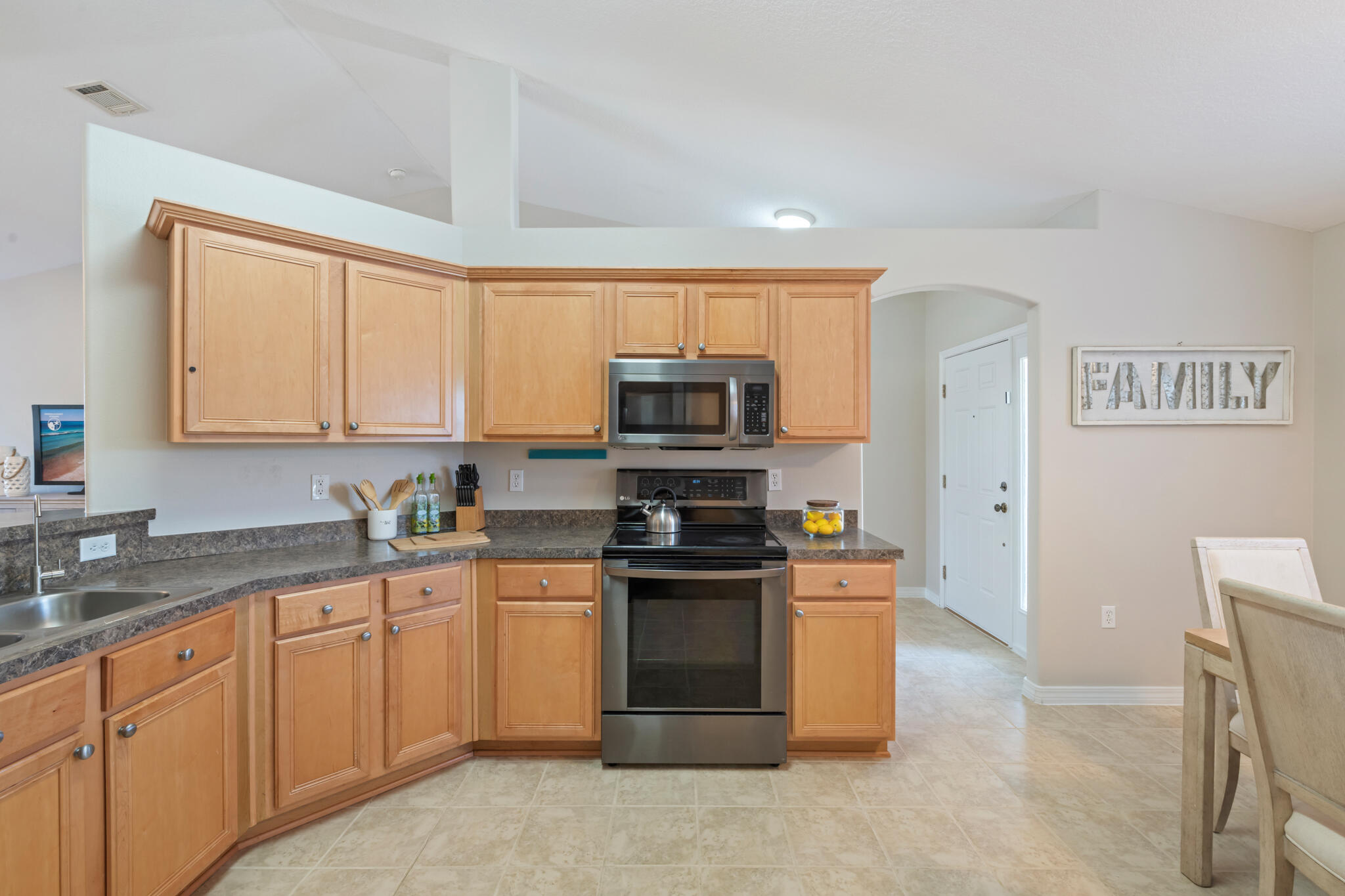 2406 Cumberland Way Crestview, FL 32536 - Photo 11 of 48 DSC_5550_MLS_21