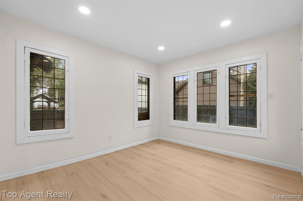 784 Barrington Road Grosse Pointe Park, MI 48230 - Photo 28 of 58
