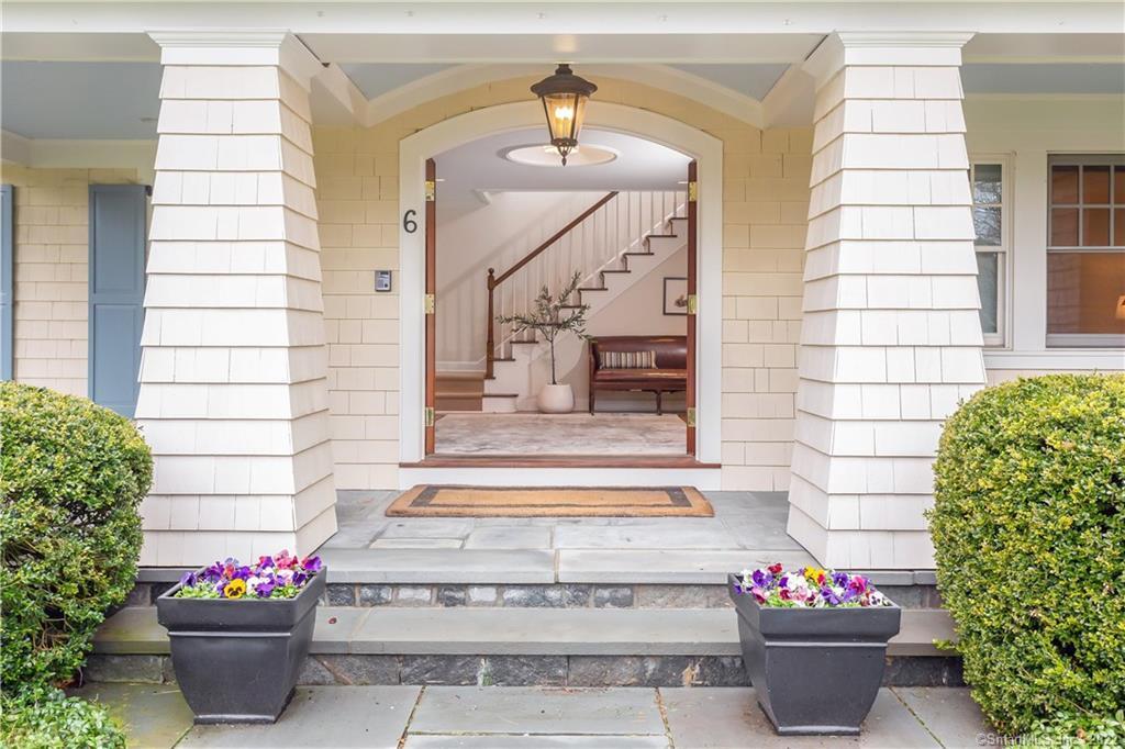6 Searles Road Darien, CT 06820 - Photo 4 of 39