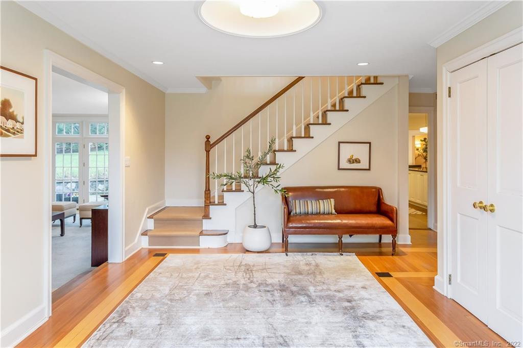 6 Searles Road Darien, CT 06820 - Photo 5 of 39