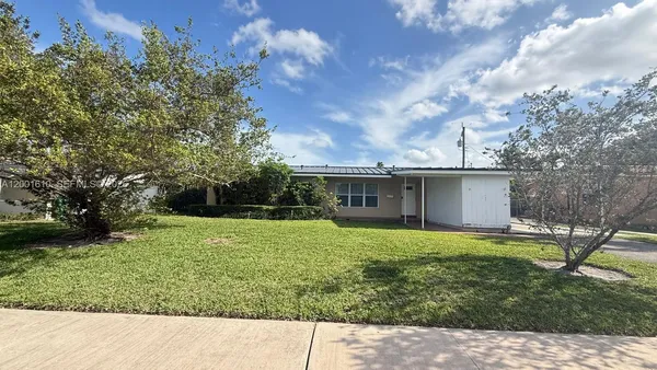 $3,550 | 8820 Southwest 43rd Terrace, Miami, FL 33165