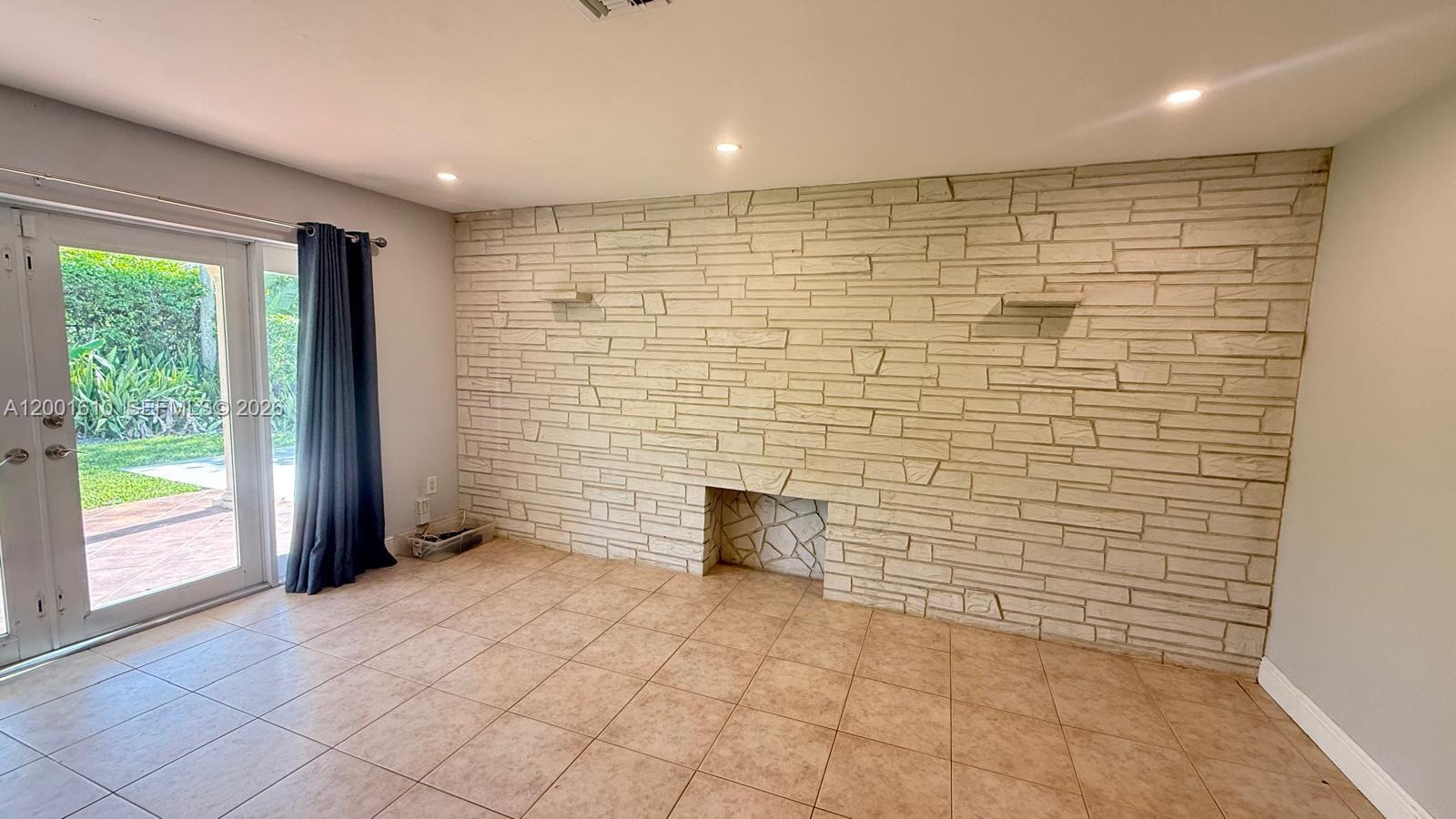 8820 Southwest 43rd Terrace Miami, FL 33165 - Photo 4 of 17