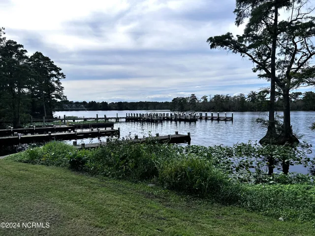 $1,150 | 219 North Church Street, Unit A, Hertford, NC 27944