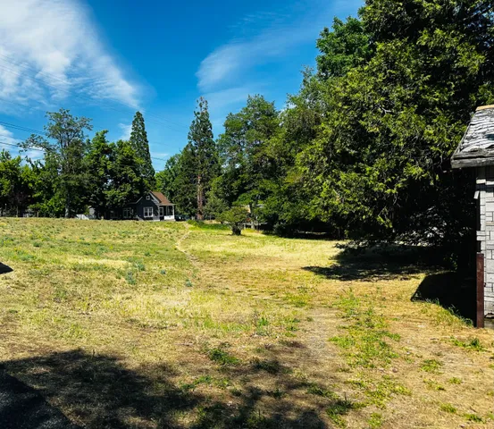 $149,990 | 106 North West Street, Yreka, CA 96097