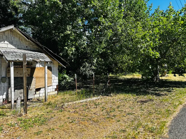 $149,990 | 106 North West Street, Yreka, CA 96097