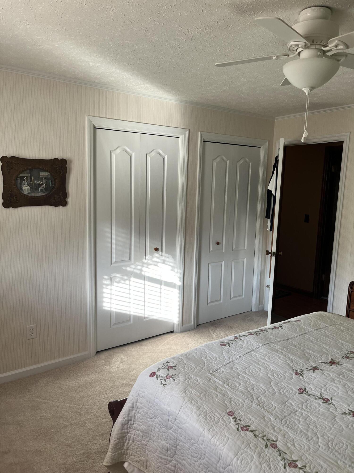 213 Cook Hollow Road Bristol, TN 37620 - Photo 18 of 26 ch br 3 closets
