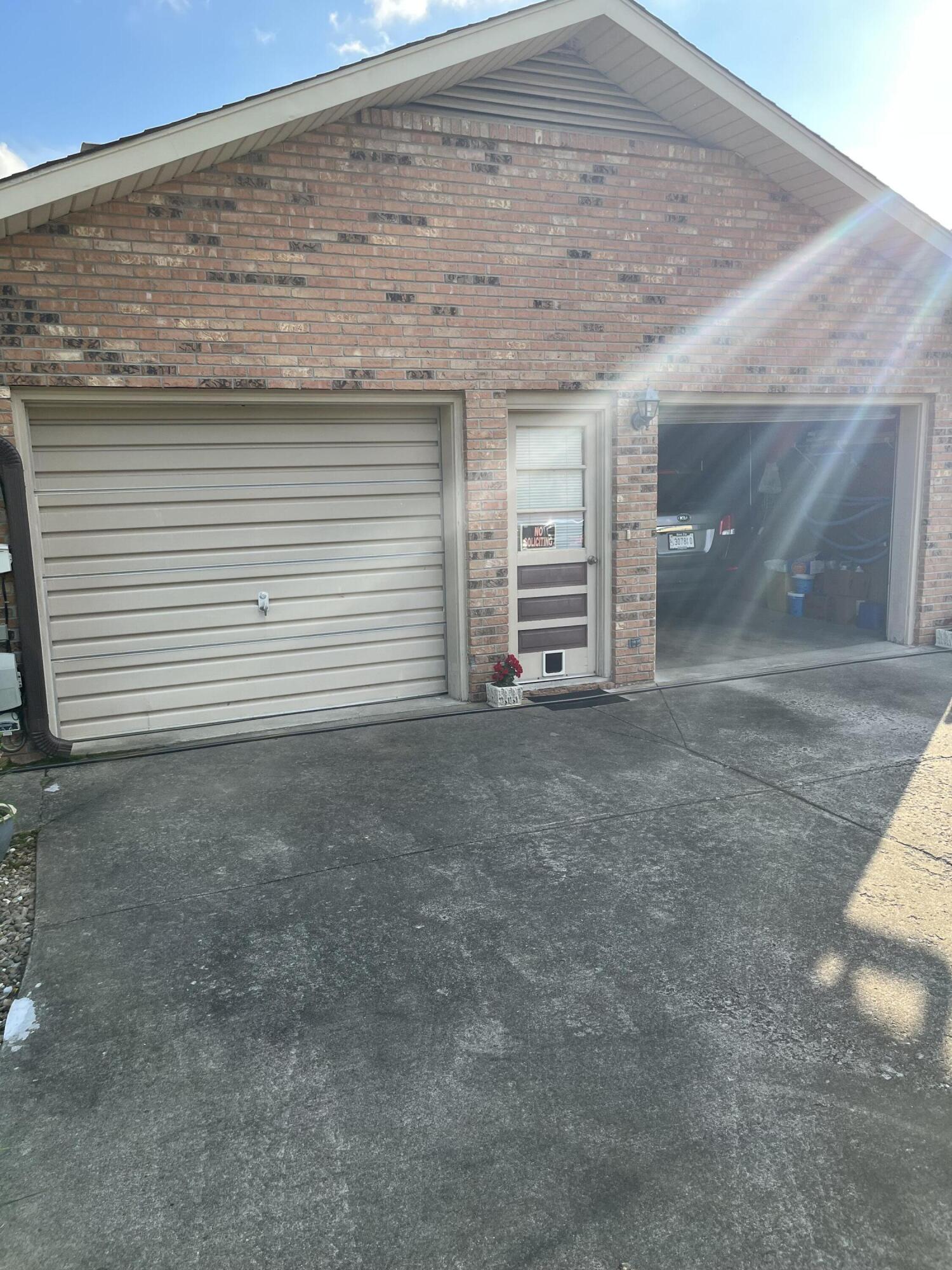 213 Cook Hollow Road Bristol, TN 37620 - Photo 6 of 26 ch garage