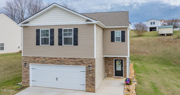 $399,900 | 936 Pampas Drive, Jonesborough, TN 37659